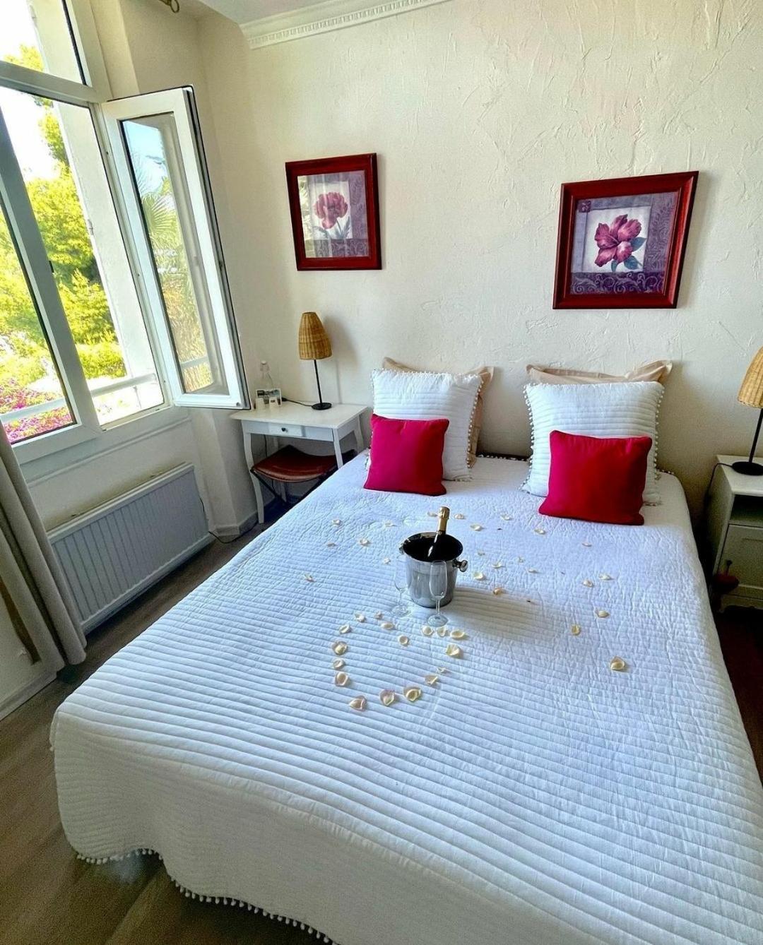 Villa-Chateau Les Terrasses - Tamaris, Plage Des Sablettes, Mer Au Bas De La Propriete La Seyne-sur-Mer Kültér fotó